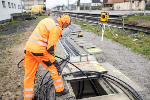Bauarbeiten am Elektronischen Stellwerk (ESTW) der Riedbahn