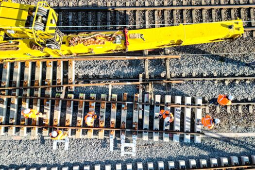 Schienendrehkran bei Gleisbauarbeiten in Mannheim